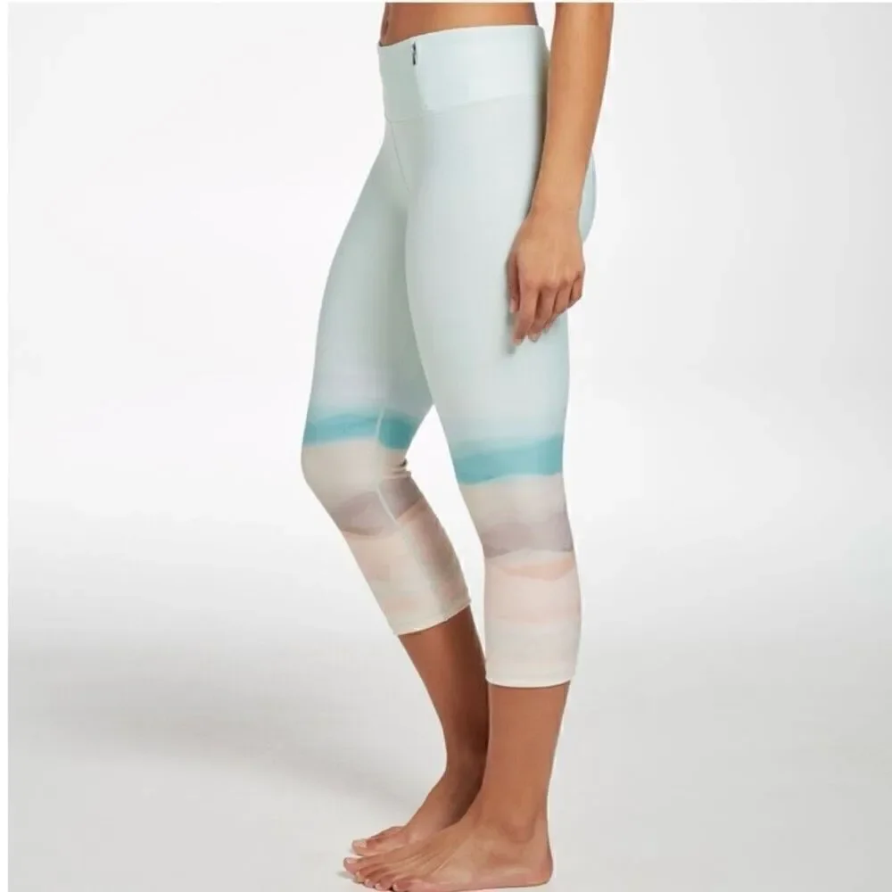 NWT CALIA Essential Mid-rise Capri Leggings (Mint Landscape) - Large